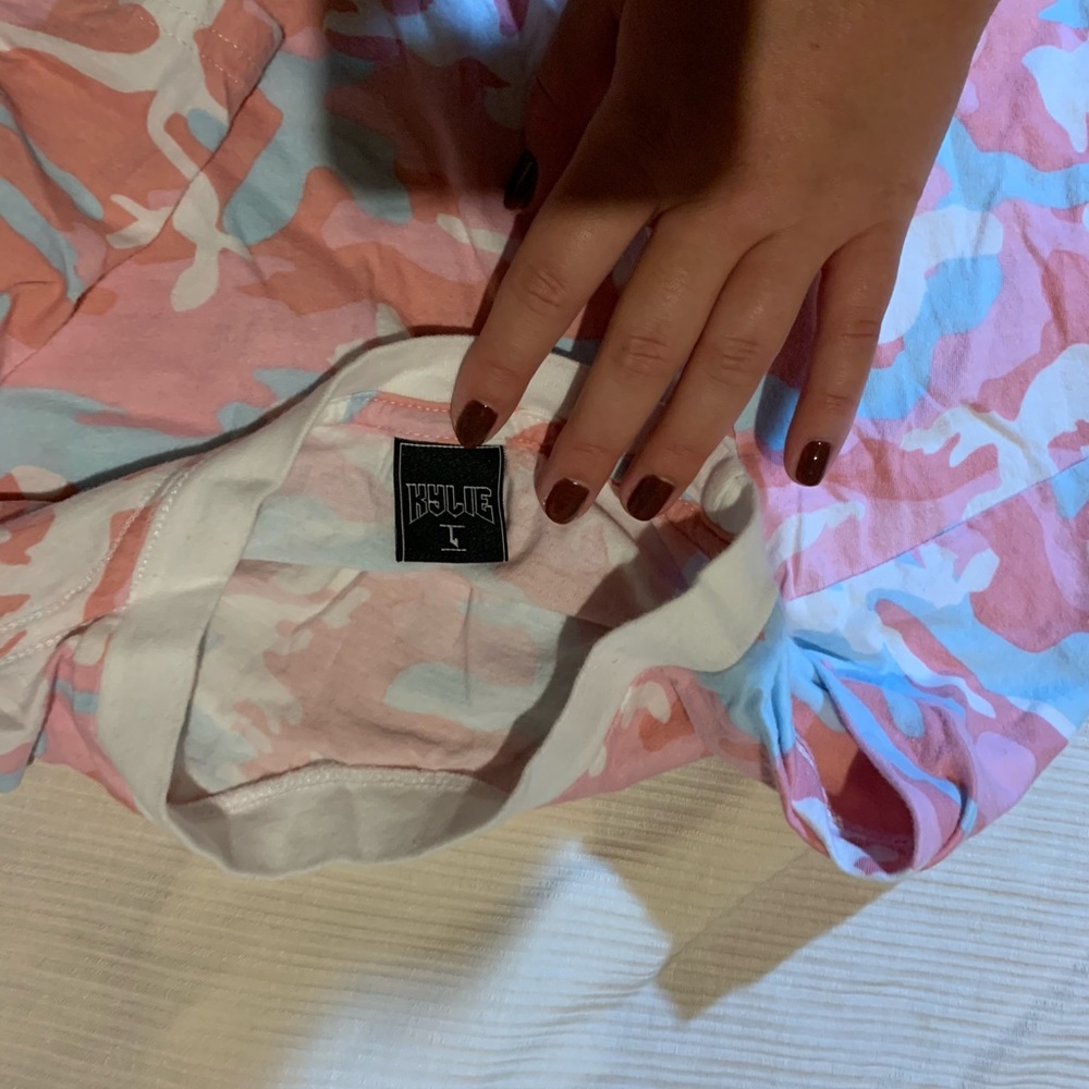 Kylie camo shirt